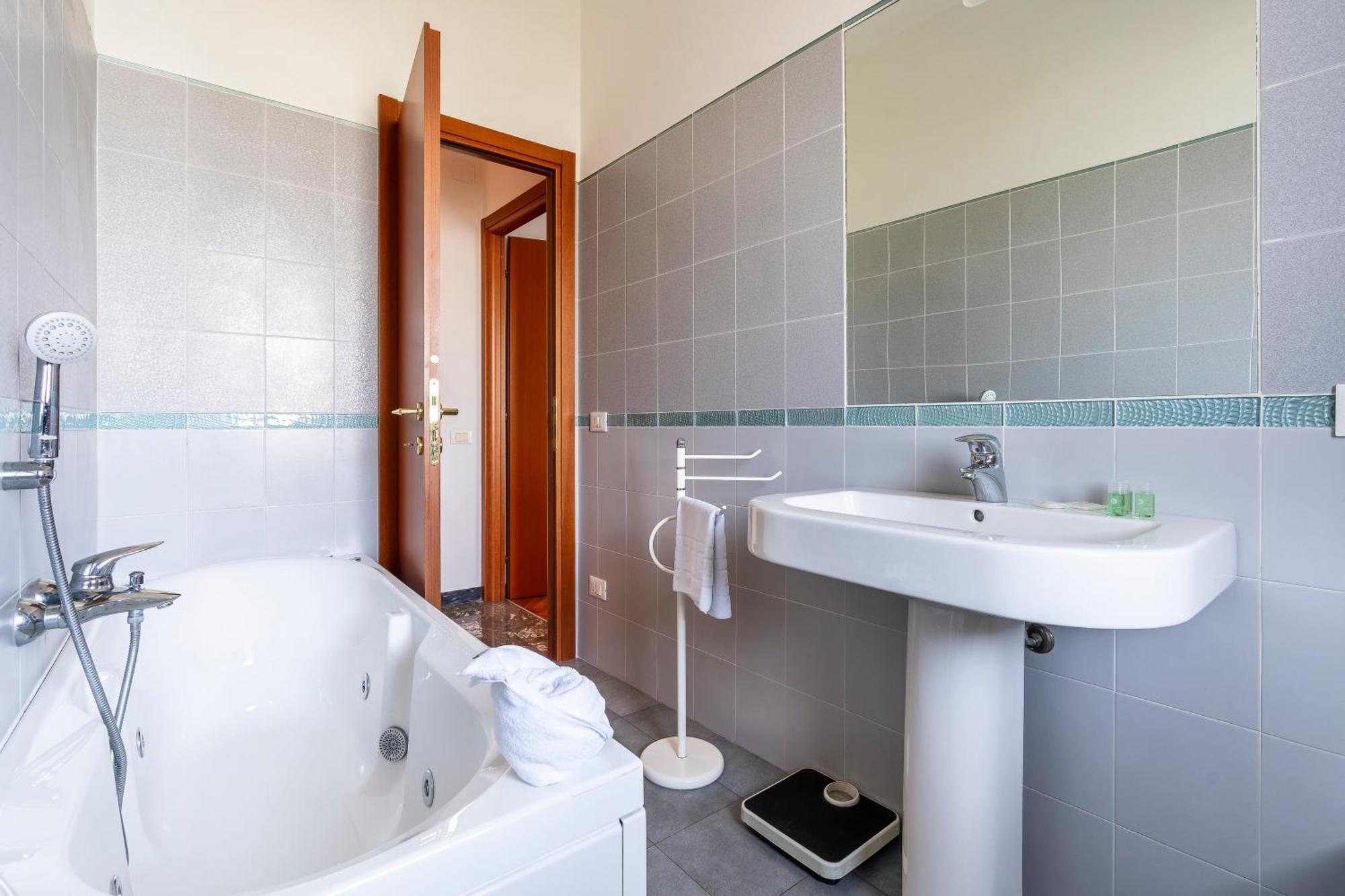 Varlungo Charming With Terrace Apartment Florenz