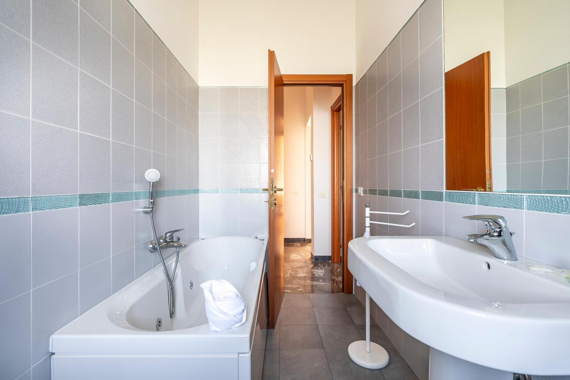 Varlungo Charming With Terrace Florenz