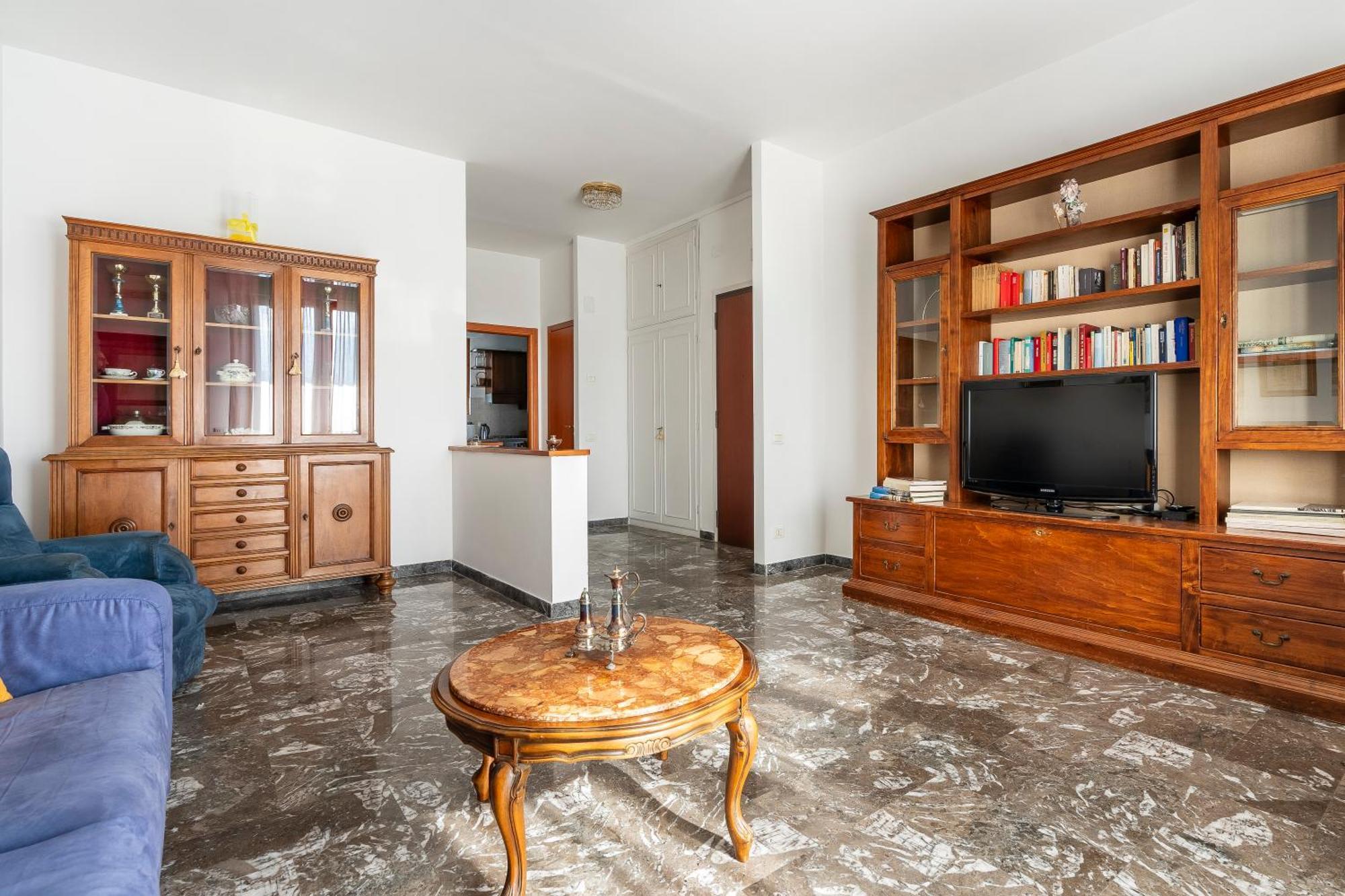 Varlungo Charming With Terrace Apartment Florenz