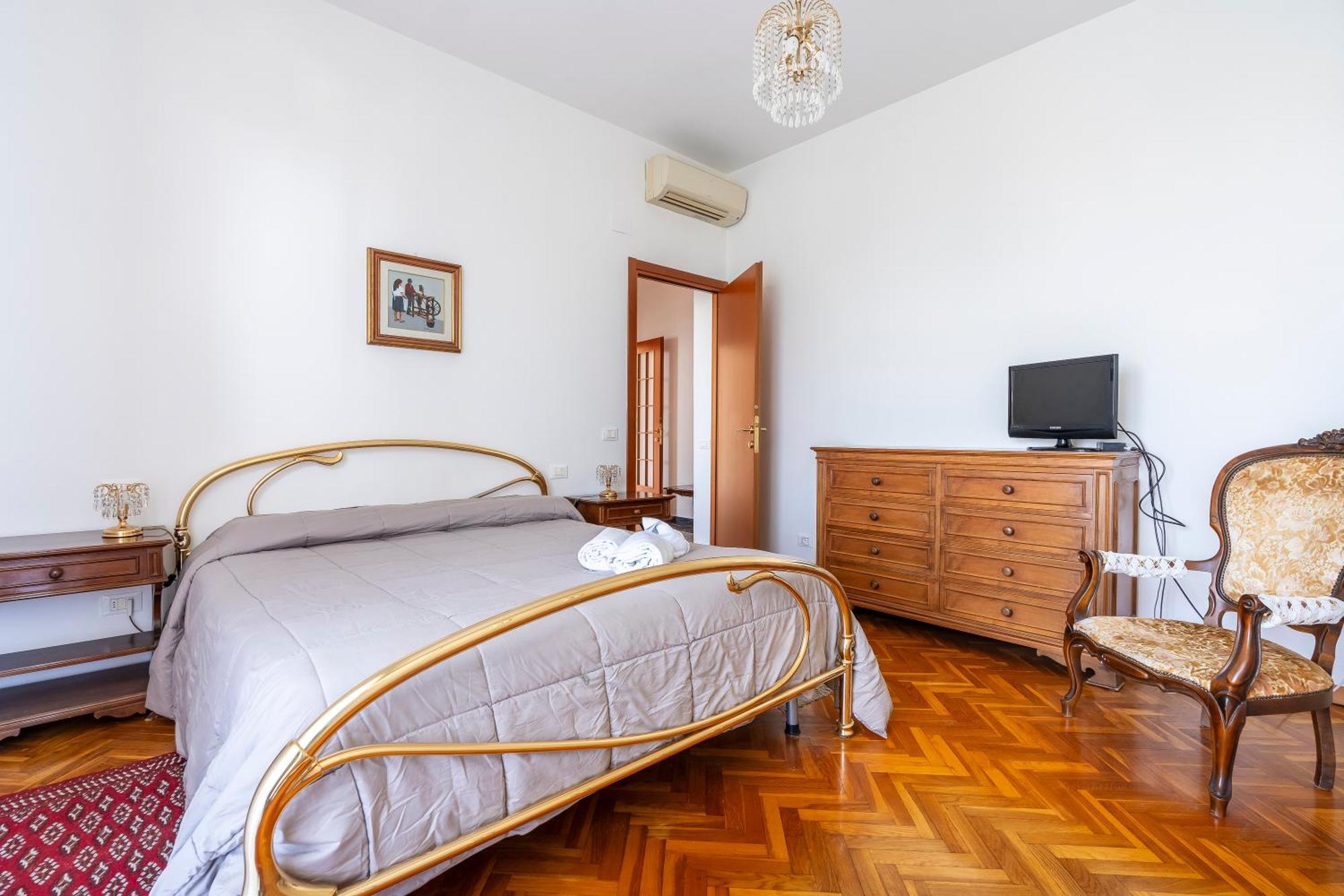 Varlungo Charming With Terrace Florenz